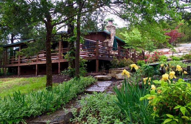 Cabine isolée devant le lac! 2Slip Dock, Large Deck, Grill, WiFi! Refuge parfait