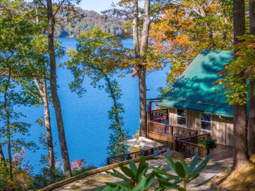 Secluded Lake Glenville Compound Prime Lake View 3 bedrooms