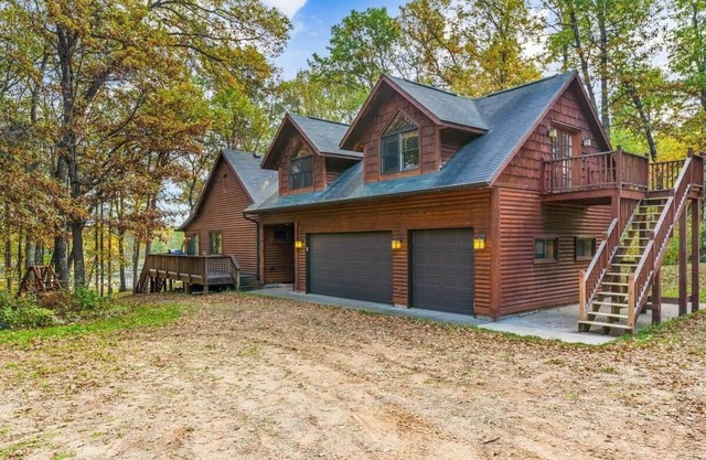 Secluded Lakefront Cabin|Private Dock & Adventure
