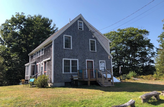 Isolé Cottage Lakefront sur 5 acres. Très privé, familial et convivial.