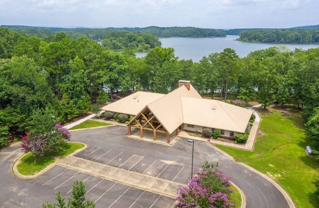Peaceful Lakeside Lodge: 43 personnes