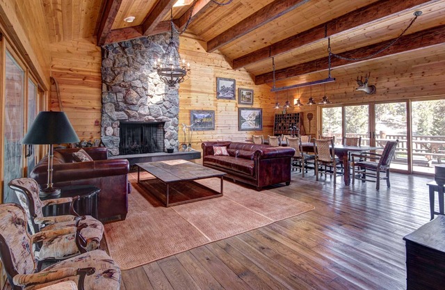 Peaceful Mountain Lodge Sur Un Ranch Isolé - 4 Chambre 4 Salle de Bain