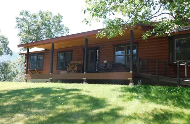 Secluded log home on horse ranch in Seqouia National Forest