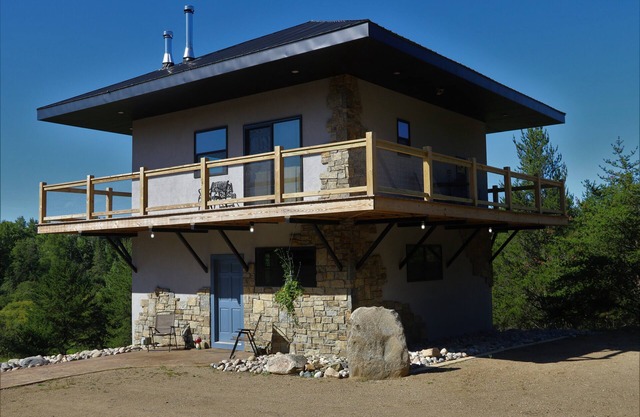 Cabane de surveillance isolée - Pêche, sentiers de VTT, canoë, kayak et feux de camp.