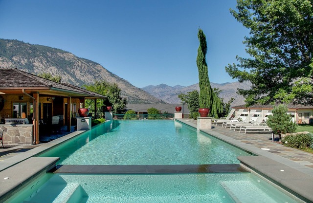 Maison de piscine Manson isolée avec piscine chauffée privée et bain à remous, quai et bouée