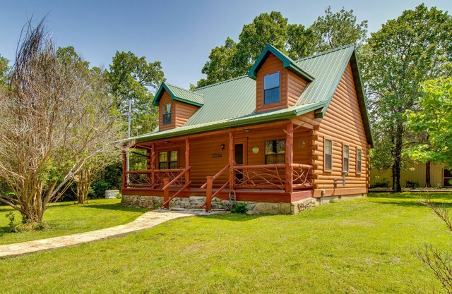 Secluded Oakland Cabin w/ Private Yard!