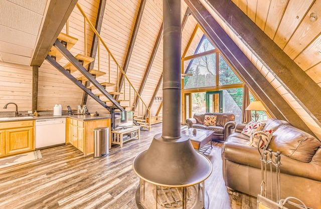NOUVEAU! Cabane Ruidoso isolée avec bain à remous et cheminée!