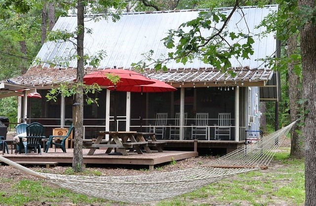 Isolé, Sam Rayburn Lakefront Cabin Parfait pour les escapades tranquilles, Chasseurs, Angle