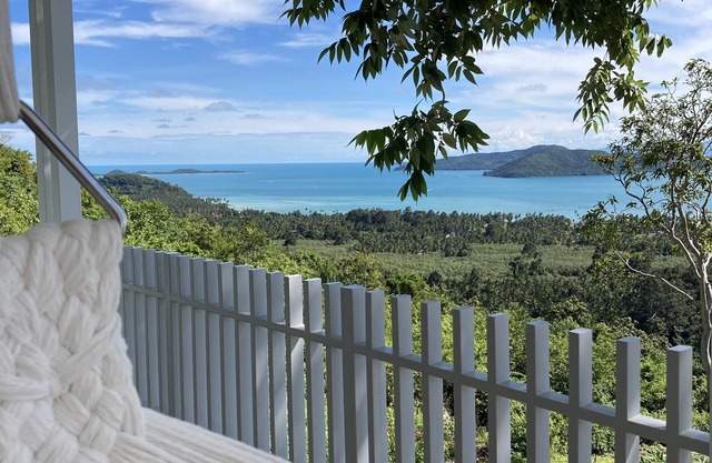 Villa privée avec jardin et vue sur les montagnes, à quelques minutes de la plage