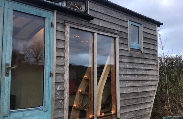 Secluded Shepherds Hut, with a view and hot tub