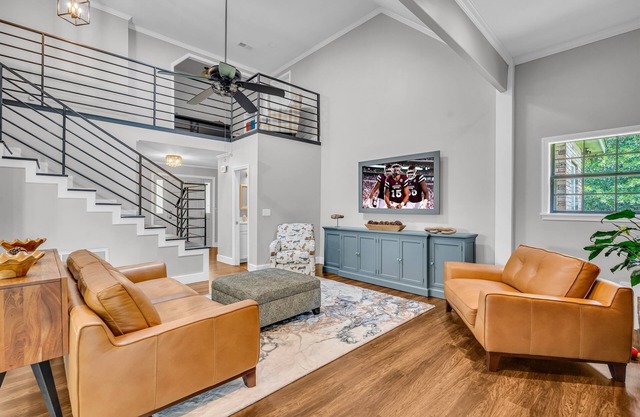 Modern Retreat | Near Dodson farms | Charming