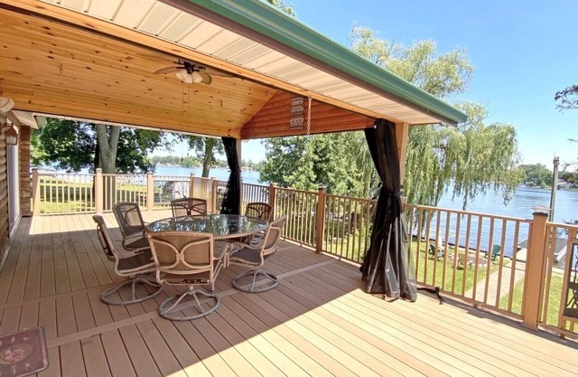 Secluded SW Michigan Lake View Log Cabin w/ Fire Pit & Deck on Long Lake