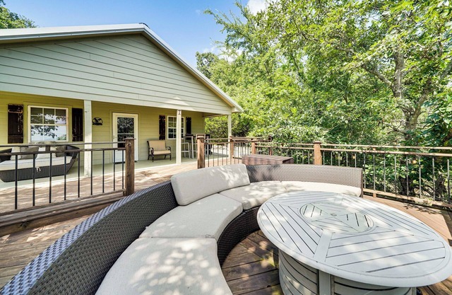 Secluded Tuskahoma Retreat w/ Deck & Views!