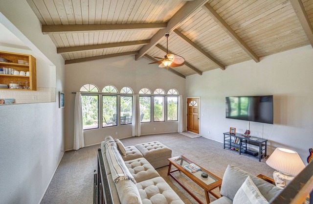Secluded Waimea Hideaway w/ Lanai & Views!