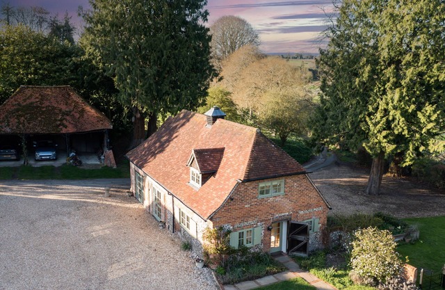 The Old Stables, a secluded country cottage in an idyllic part of Hampshire
