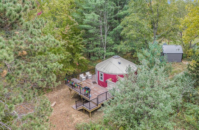 Secluded Luxury Yurt with Wood-Fired Hot Tub & Outdoor Shower