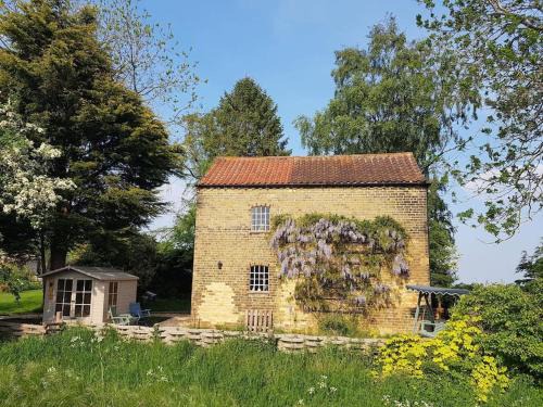 Secret Cottage in the Garden