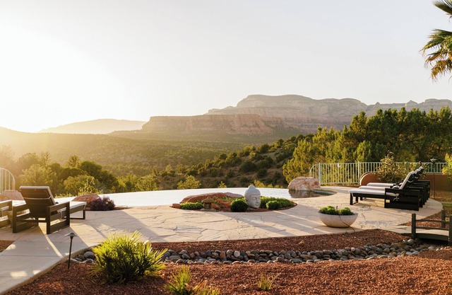 Sedona's Best Studio! - Best Views, Sunsets, Pool