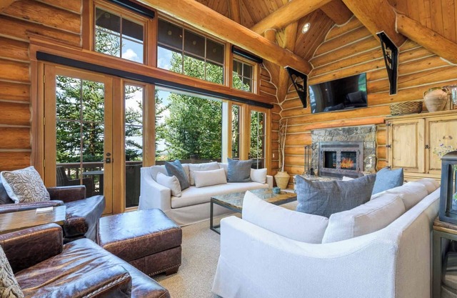 See Forever Cabin 105-Three bedroom Cabin to be enjoyed by family and friends