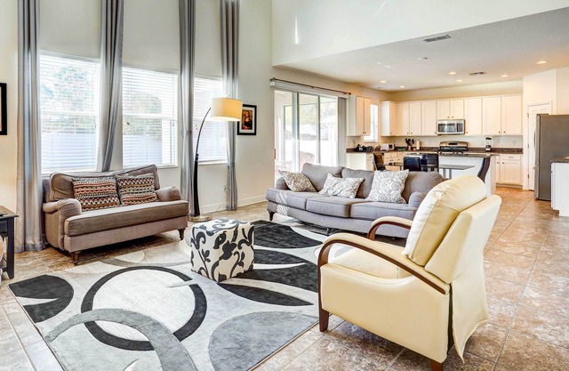 Seffner Home w/ Private Backyard: Near Tampa!