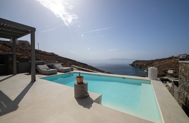 Phos Villas, Selene - Coucher de soleil au bord de la piscine