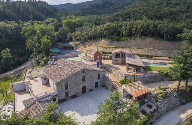 Gîte Mas Huix pour 28 personnes