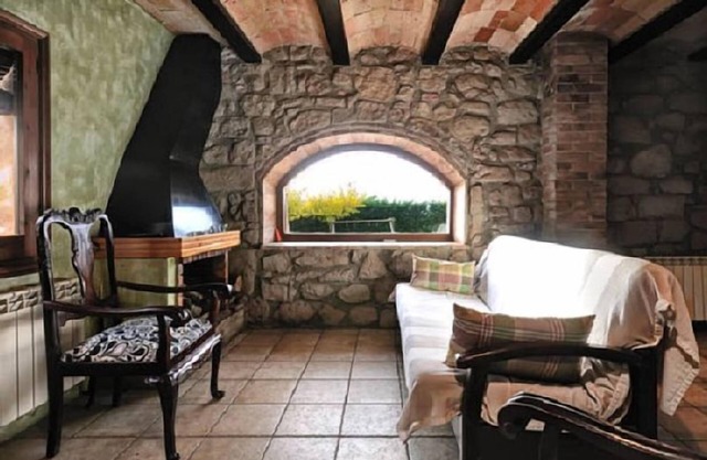 Gîte rural (location) 5 Alzines pour 6 personnes