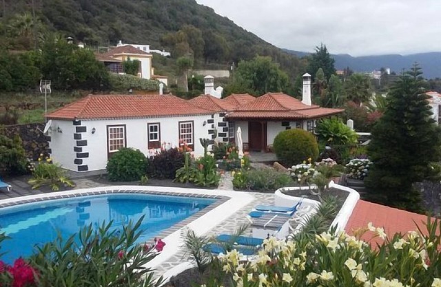 Gîte rural (location complète) Tres Pinos, Lina Medina et Anastasio pour 6 personnes