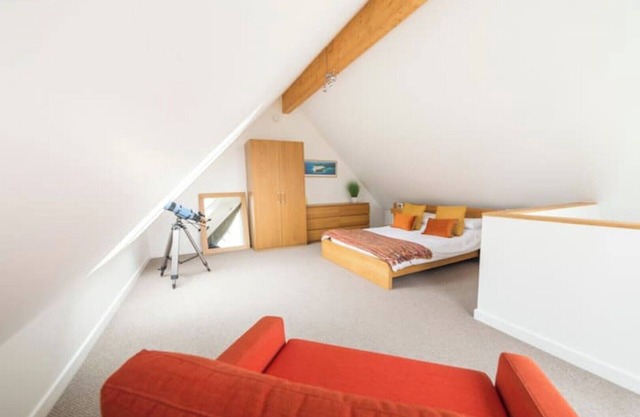Self Contained Annex near Eden, Knightor and 10 min drive to beaches
