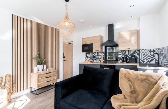 Self Contained-Ibiza inspired 2 bed full Duplex Boutique Apartment