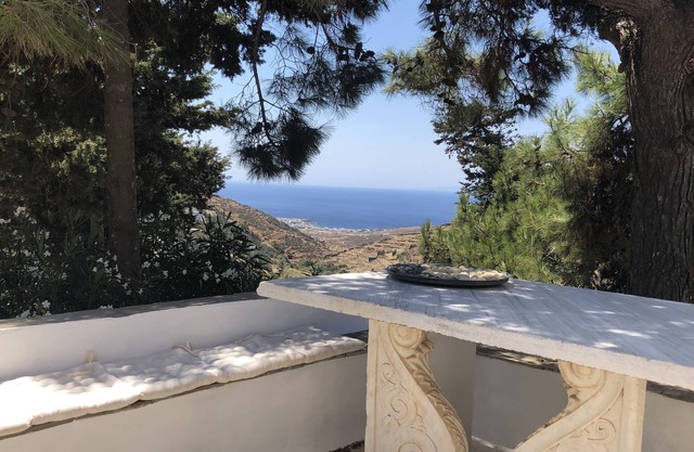 Semeli Arthouse - Maison d'artiste - vue stupéfiante