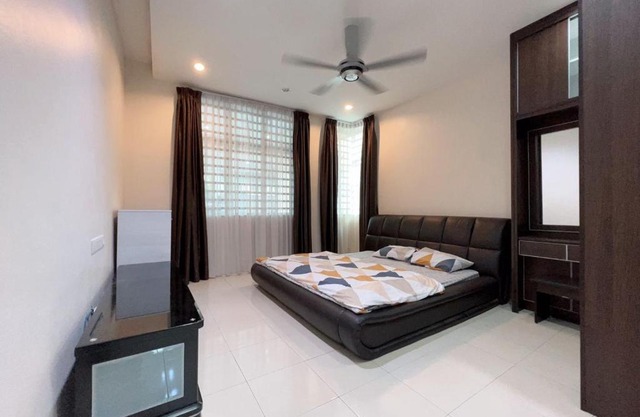 Semi D Modern Stay