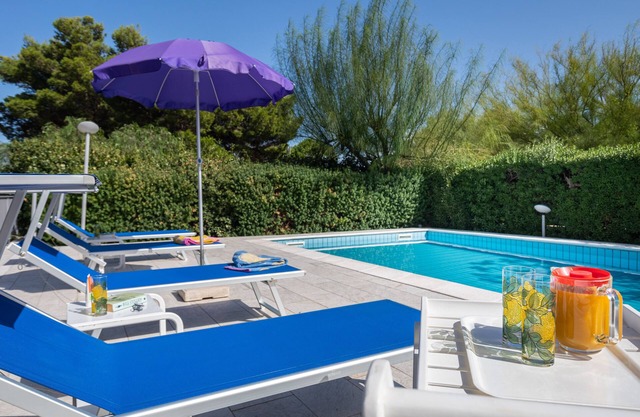 Maison mitoyenne dans villa avec piscine privée à quelques pas de la plage