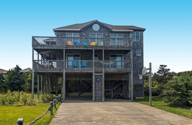 SEMI-OCEANFRONT-5 BR, 3 Full & 1 Half Bath-just two lots from the beach walkway