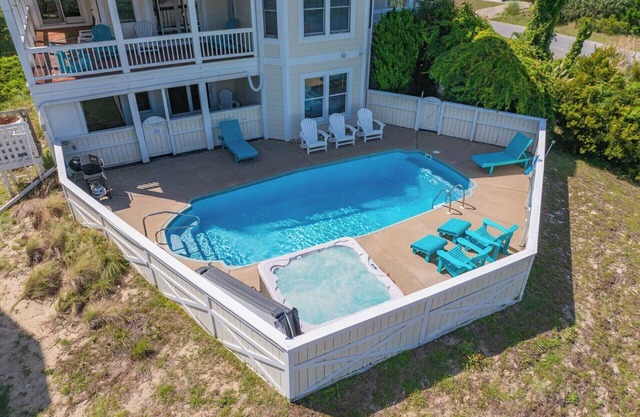 Dog-Friendly Semi-Oceanfront Retreat - Piscine, bain à remous, salle de jeux, promenade de la plage