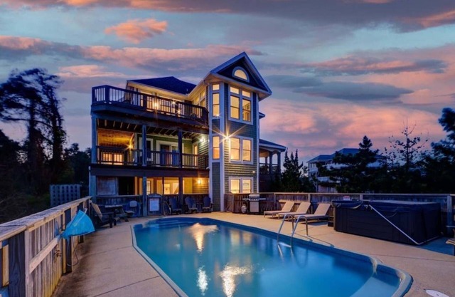Semi-Oceanfront! 🏖️ Gorgeous Ocean Views! 🌊 Steps to the Beach! 🏖️ Golf Cart! 🚗