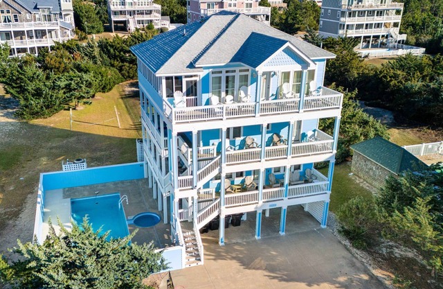 Semi-Soundfront: Pool, Hot Tub, Game Room, Elevator, Boat Ramp, Linens Included