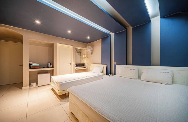 Sense Motel