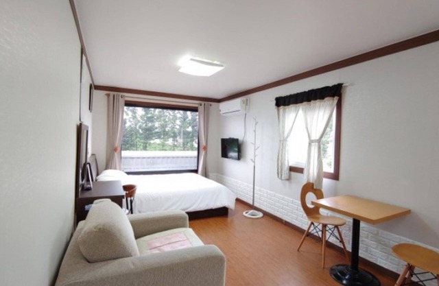 Seogwipo Shineville Pension