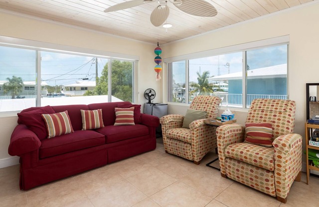Terrific Waterfront 1 BR, Animaux acceptés, Option de glissade de bateau, MM 99. 5, 28 Min.