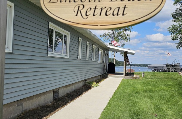 Think Spring, golf and opening fishing. 4 miles from Pine Ridge Golf Course