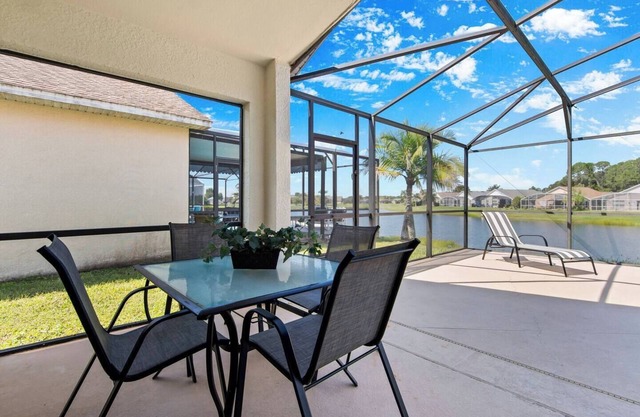 Pre-Summer $ale -book now! Sunny Lake View Home is for you!