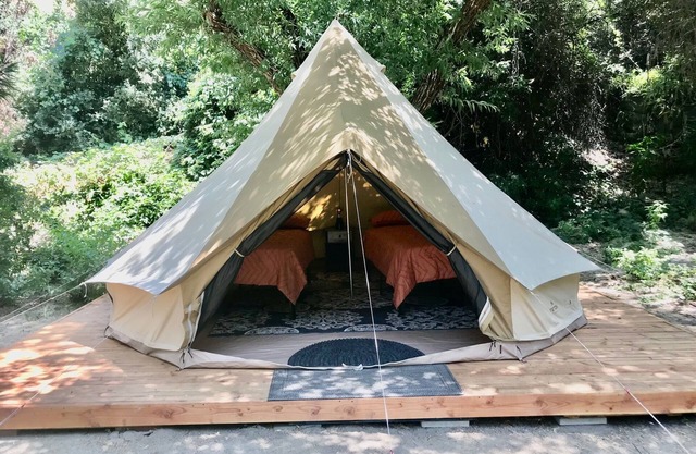 Sequoia Jewel -16 Foot Bell Tent with double beds. 4.5 to Sequoia National Park.