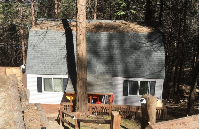 La cabine Sequoia National Forrest peut accueillir 16 personnes