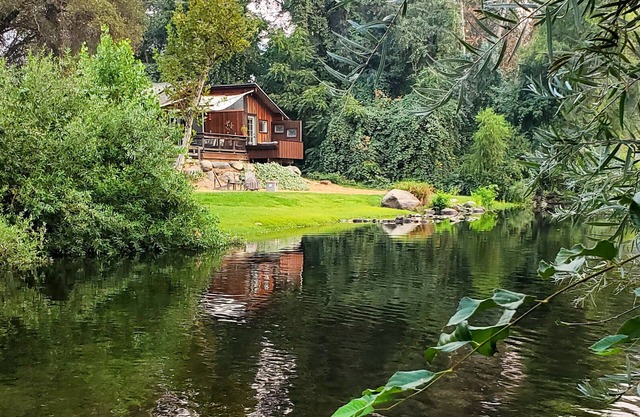 Cabane rustique romantique sur la fourche principale de la rivière Kaweah ~ Retraite privée
