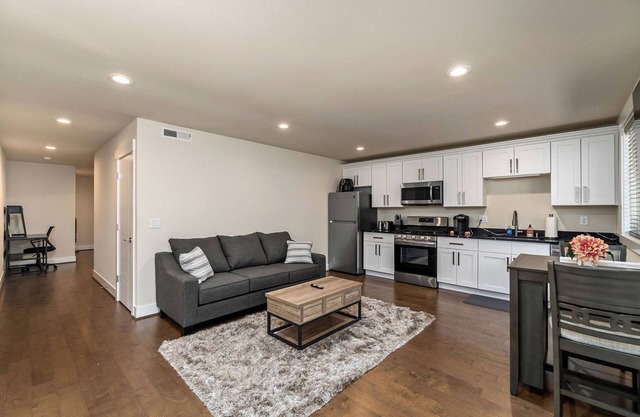 Serene 1 bedroom, 1 bath in Seattle