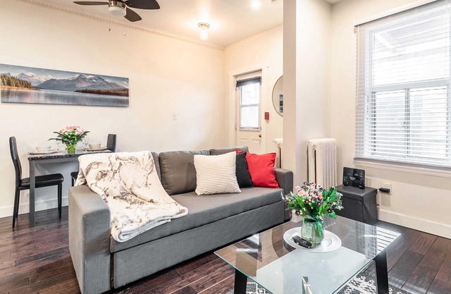 Cozy 1BR Condo on James Street North!