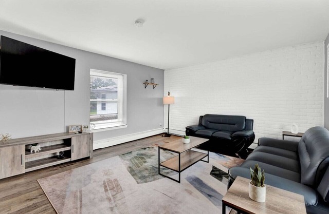 Serene and Central Home ~ WiFi ~ Pet Friendly!