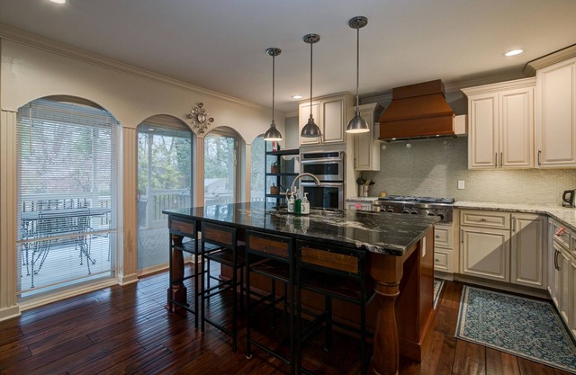 Serene and Peaceful 5-bedroom cottage in High Point with 42ft covered porch.