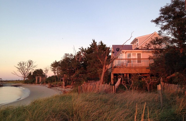 Serene Bayfront Cottage sur la plage privée - Waterfront Beach House